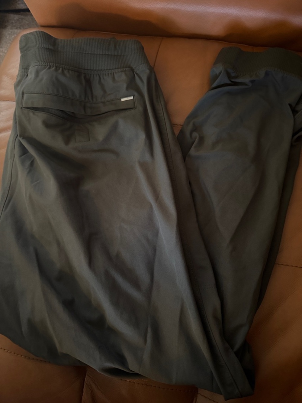 Vuori Men’s xtra large used pants !